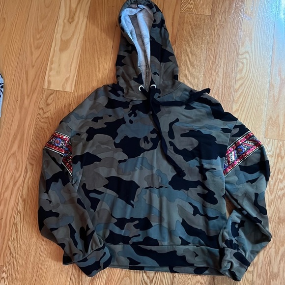 Military fancy hoodie by Zara - Picture 1 of 3